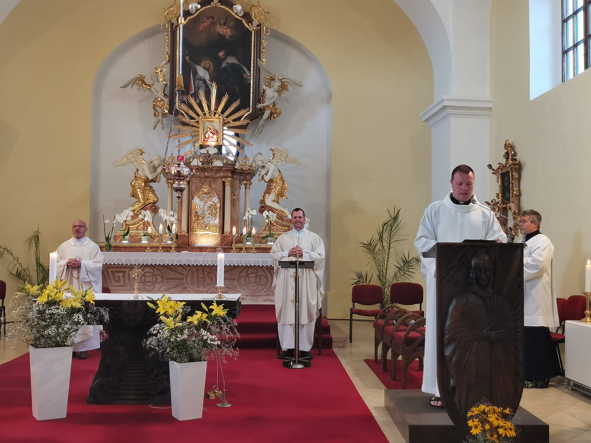 Uvedení nového faráře do služby v Radešínské Svratce